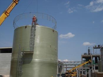 玻璃钢现场缠绕储罐 现代工业存储的可靠选择——以石家庄旭意复合材料科技为例